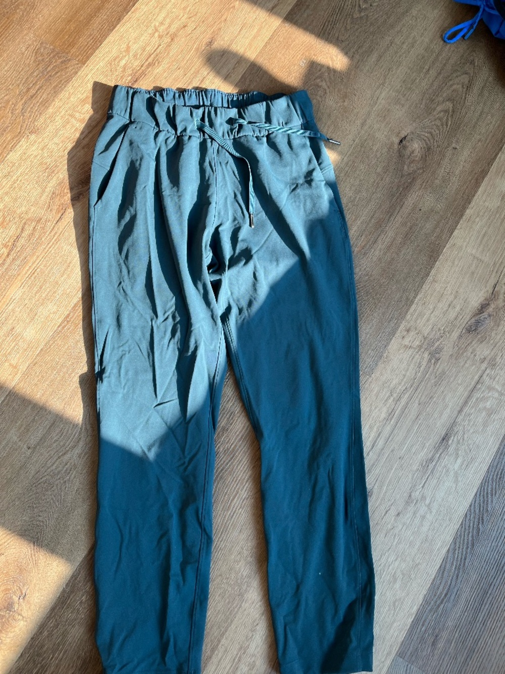 Teal Lululemon joggers pants size 4